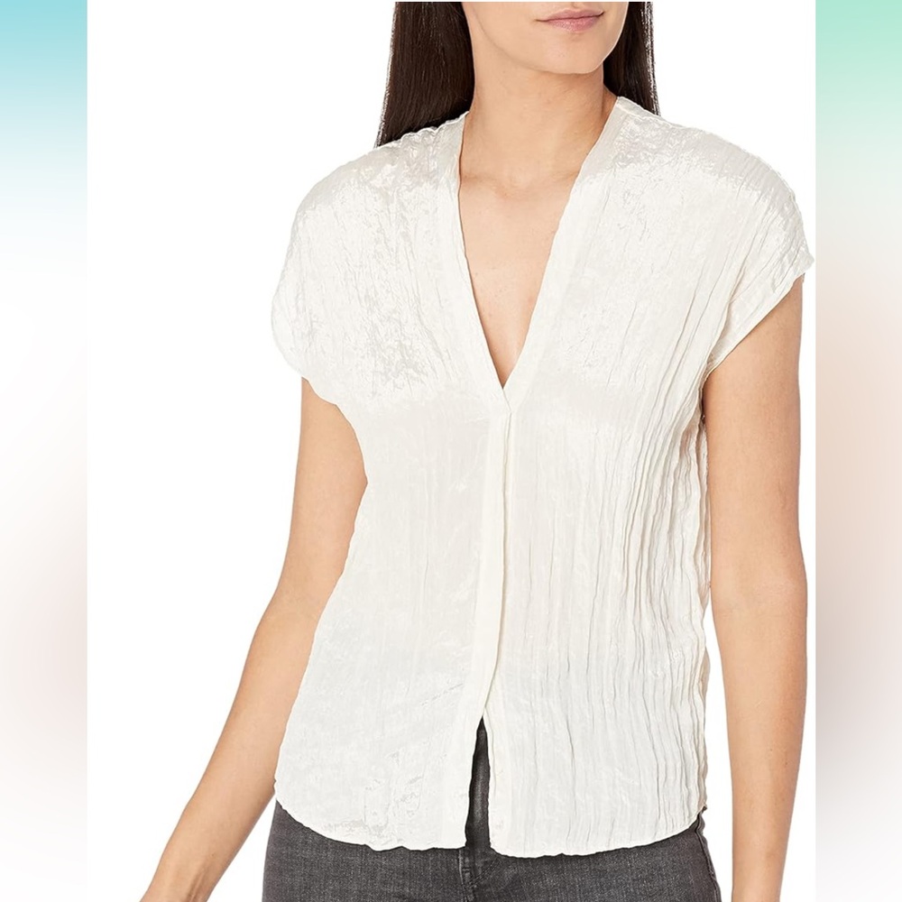 [VINCE] Crinkle V-Neck Popover Blouse in Ivory